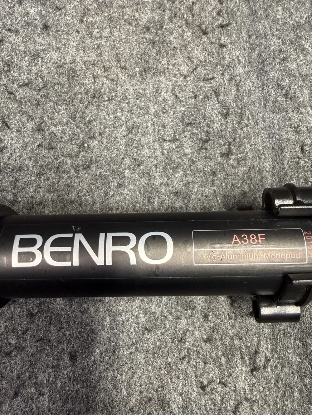 Benro A38F Mg-Aluminum MonopodBlack Monopod with Foam Grip